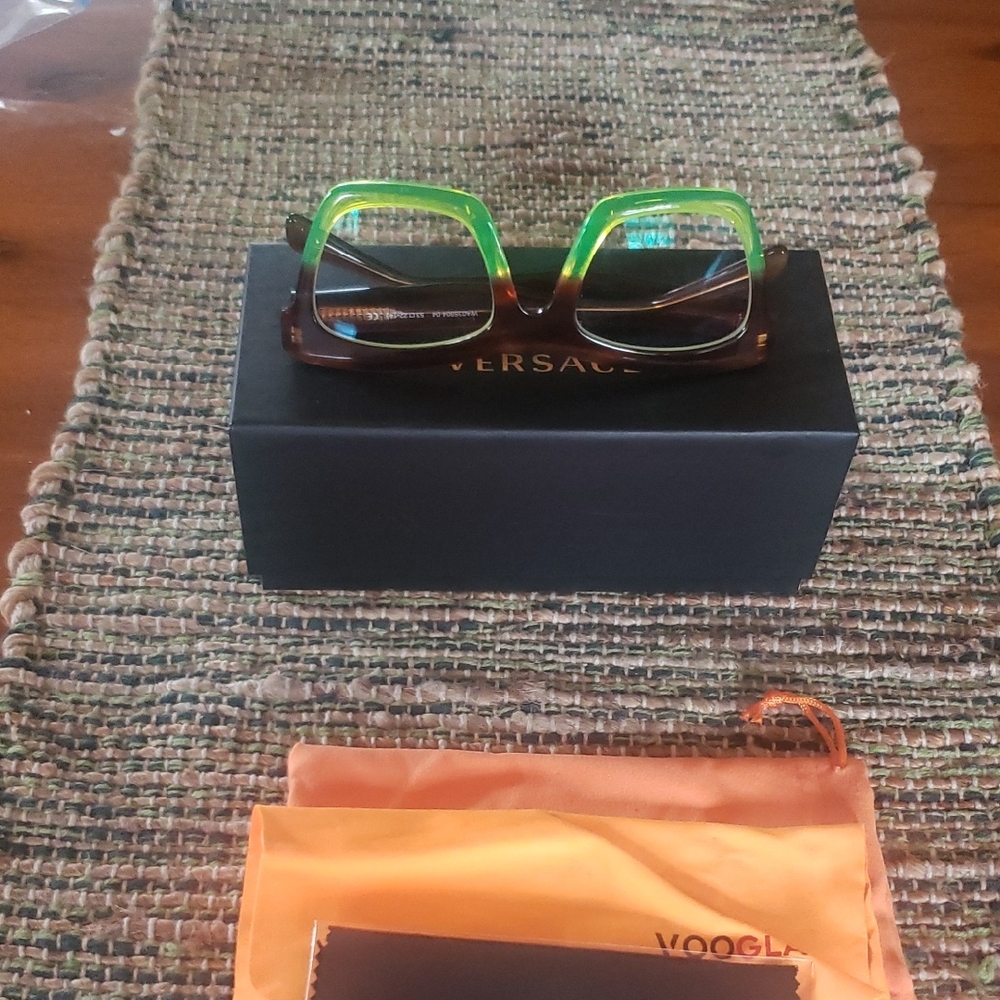 Vooglam Dual-Tone Green and Brown Glasses